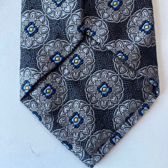 JOS A BANK Signature Collection Mens Tie Gray Floral Textured 100% Silk 3.75" - Picture 4 of 8